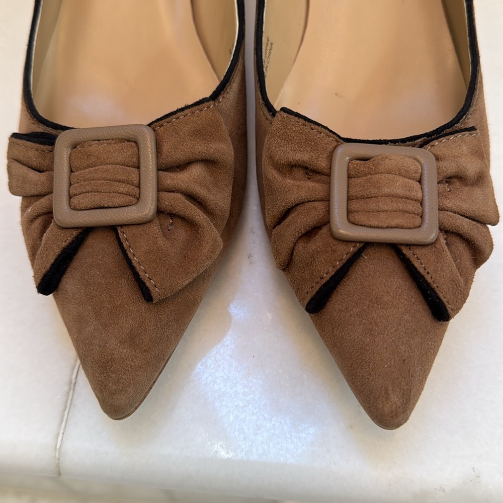Tahari Brown Suede Heels with Bow Accent, 6 1/2 - Picture 4 of 9